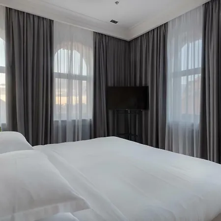 Riviera House 5*