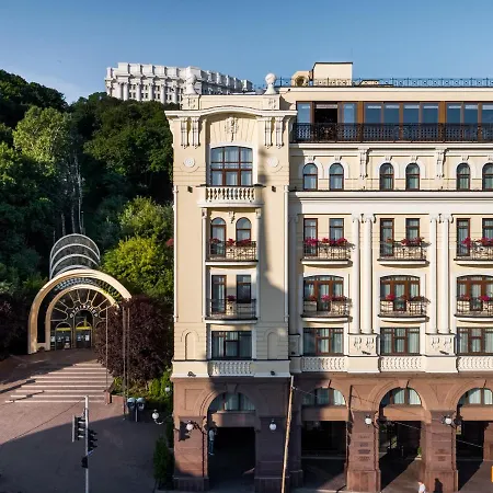 Riviera House